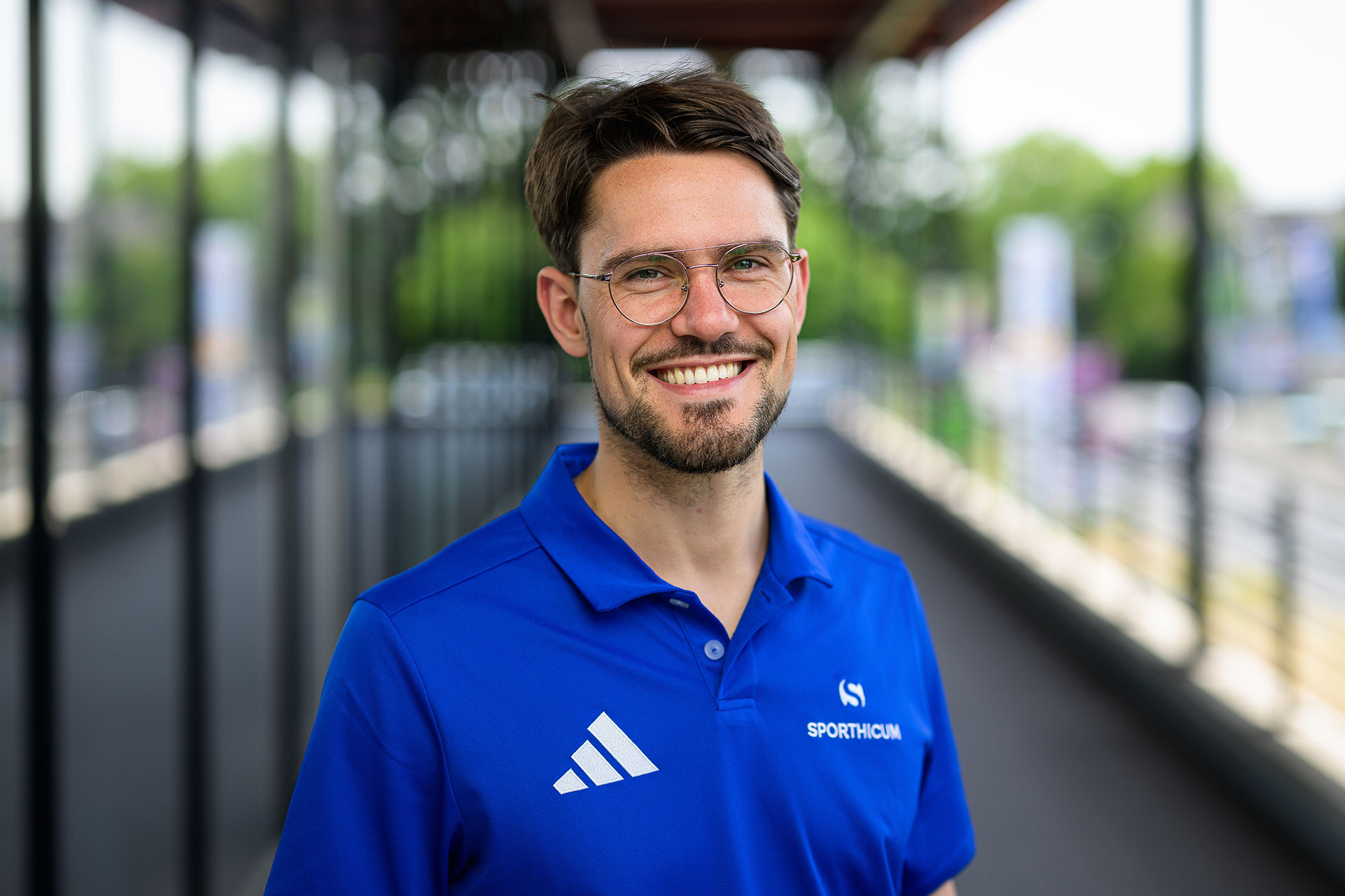 Philipp Höfner, Physiotherapeut der Physiotherapie-Praxis SPORTHICUM im Gronauer Mühlenweg in Bergisch Gladbach